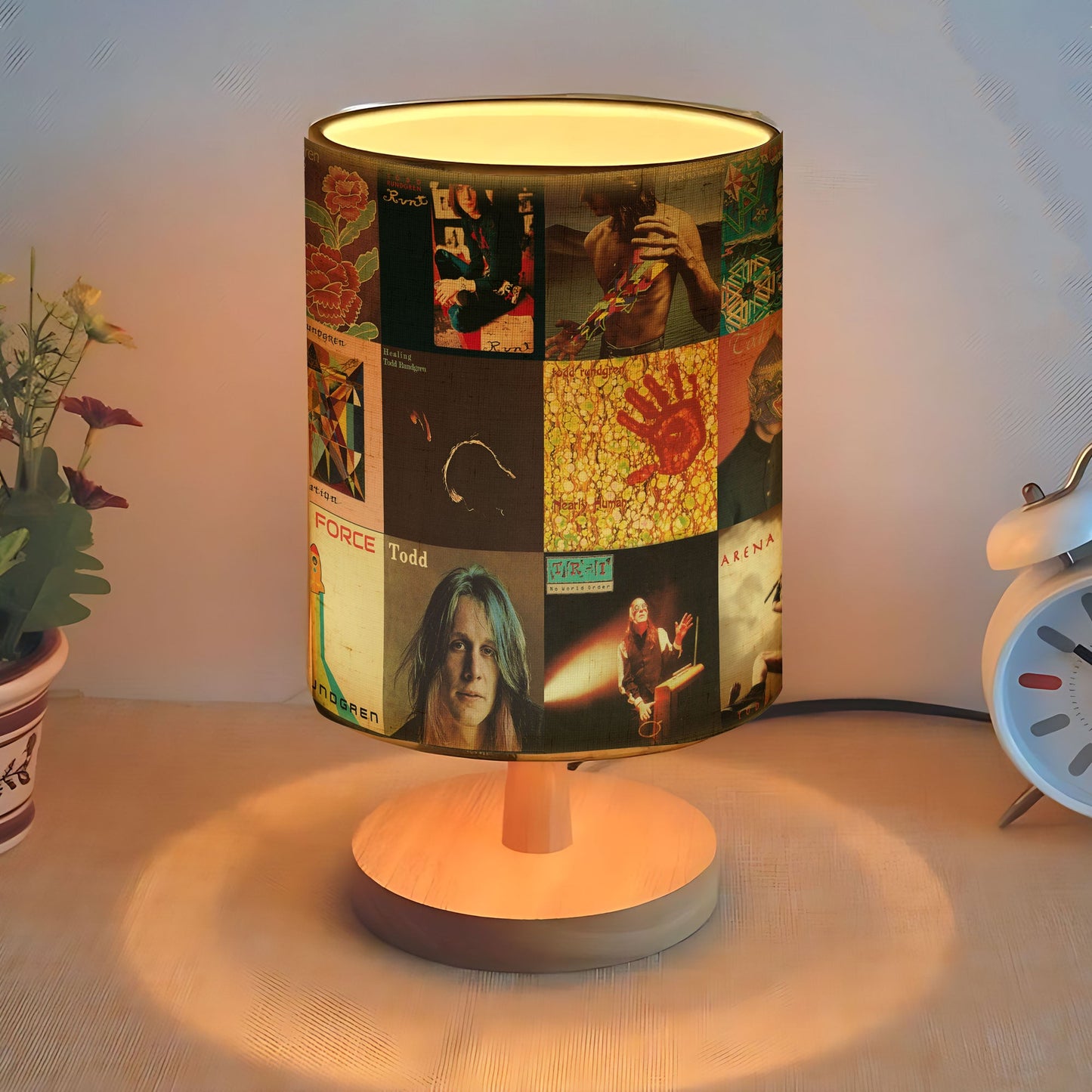 Hello It’s Me – Todd Rundgren Albums Lamp ???