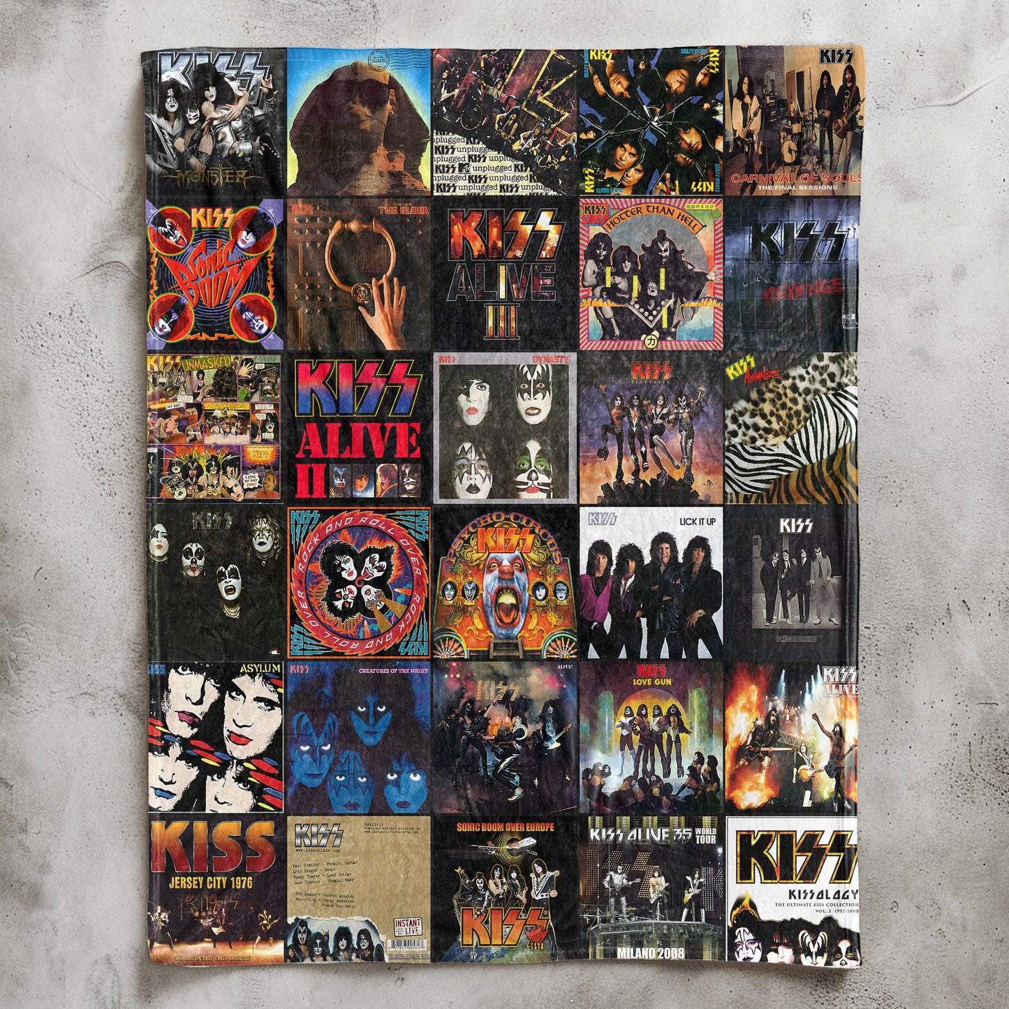 KISS Sherpa Blanket – A Rock & Roll Hall-of-Fame Tribute for Superfans